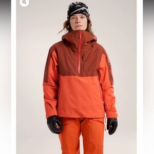 Arc'teryx Women's Sentinel insulated anorak jacket in sequoia /solaris